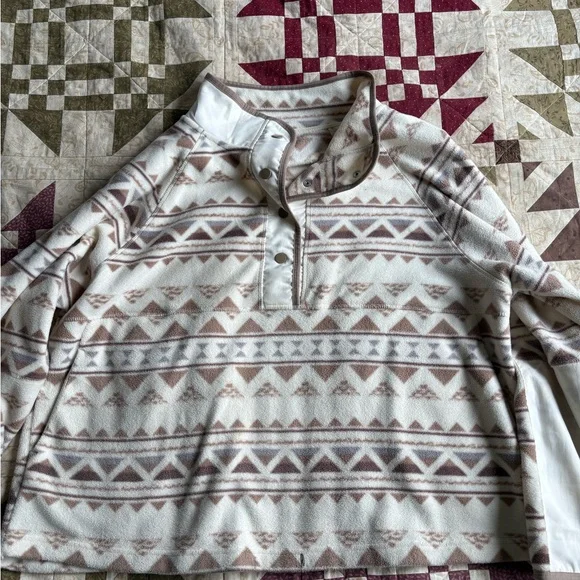 Geometric Patterned Pullover - Picture 1 of 3